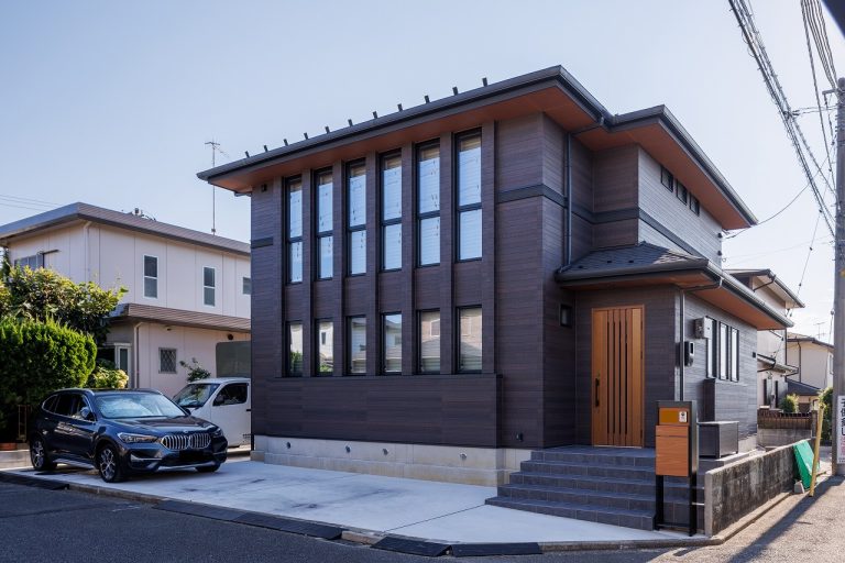 木の質感が心地いい、北欧インテリアに囲まれた暮らし