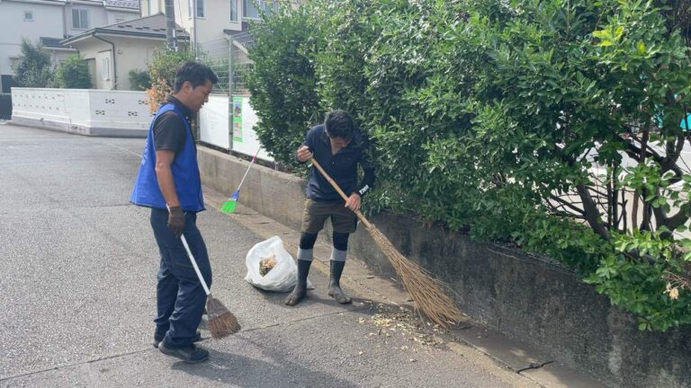 竹ぼうき？プラほうき？