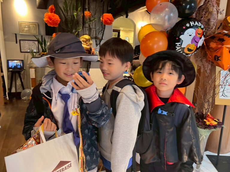 100TOMO初　Halloween party開催しました