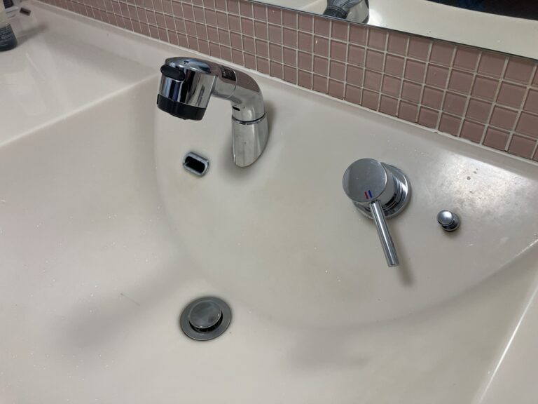 洗面化粧台の下に注意！