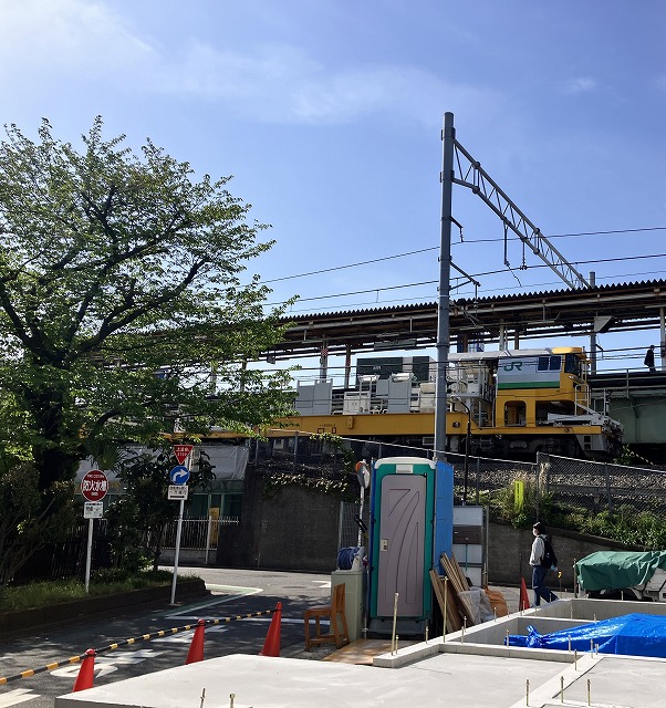 黄色い安全カラー