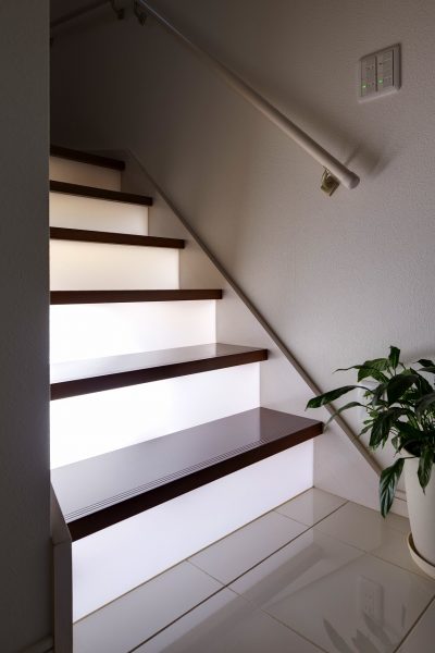光り輝く、幻想的な階段。少しの工夫で空間を演出。