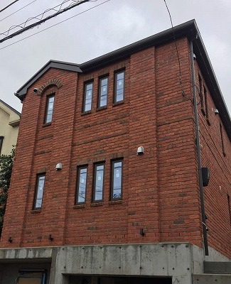 横浜のレンガの家は近代ホームへ